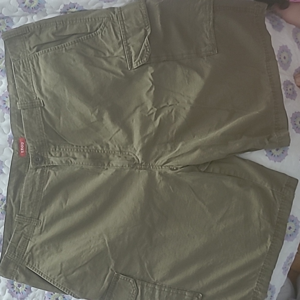 Izod men's army green cargo shorts size 42